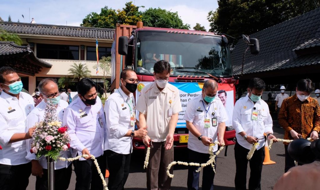Foto : Pelepasan Ekspor Perdana Bahan Baku Asal Hewan Sediaan Premiks dalam hal ini Feed Suplement yang Berupa Tryptophan Granule.