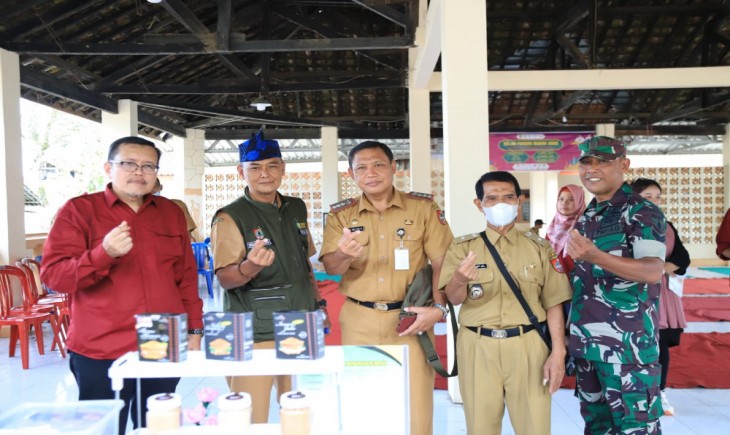 Dinas Ketahanan Pangan dan Peternakan Kabupaten Jember beserta Muspika Kecamatan Silo menghadiri Pangan Murah. (Pemkab Jember)