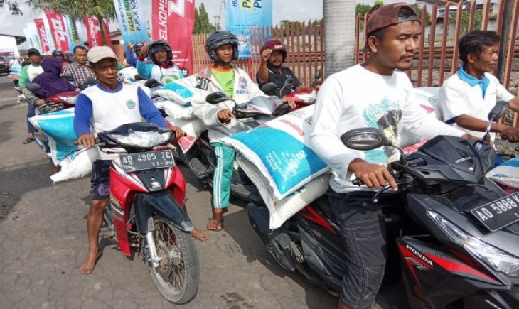 Foto :  penebusan pupuk bersubsidi di Klaten, Jawa Tengah
Sumber Foto : MediaIndonesia.com