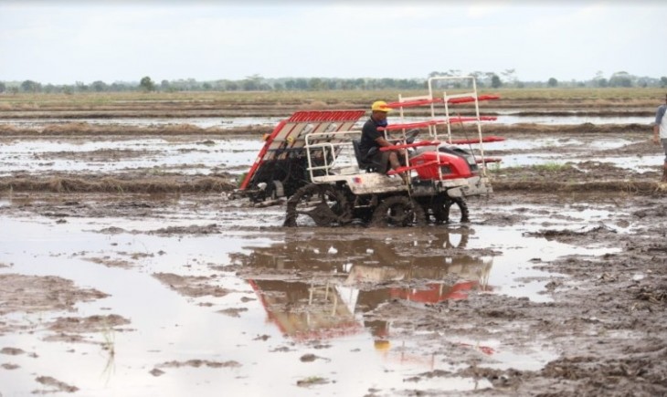 Foto : Alsintan Tingkatkan Kesejahteraan Petani.