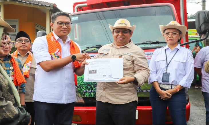 Wamentan Sudaryono saat melakukan kunjungan kerja ke Balai Besar Pembibitan Ternak Unggul dan Hijauan Pakan Ternak (BBPTU HPT) Baturraden di Banyumas, Jawa Tengah, Minggu (3/8/2025). (Dok. Kementan)