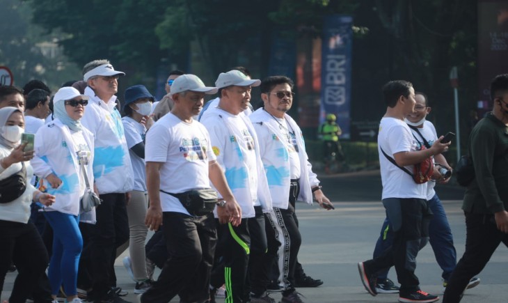 Foto : Kementan bersama GAPKI Menggelar Jalan Sehat Perkebunan di Gelora Bung Karno (GBK) Jakarta. 