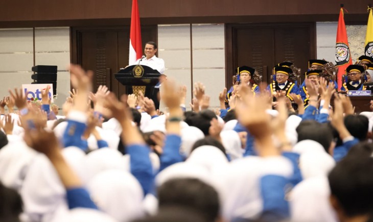 Mentan Andi Amran Sulaiman dalam kegiatan PMB UNDIP  Tahun Akademik 2026/2027. (Foto : Kementan)