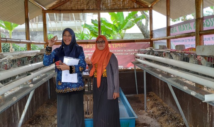 Kabid Peternakan DKPP Kota BogorDrh. Anizar, memberikan informasi terkait bantuan peternakan yang telah disalurkan kepada kelompok peternak (Nicko: Pangannews.id)