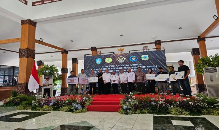 Kementan memberikan bantuan benih padi inbrida varietas inpari 32 sebanyak total 25.000 kilogram (kg). (Dok. Kementan)