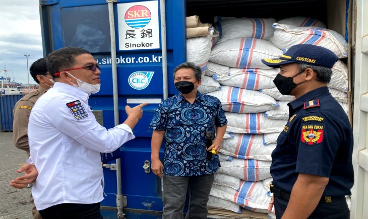 Foto : Ekspor Perdana Pala Biji Asal Provinsi Sulut ke Pasar Global, Vietnam.