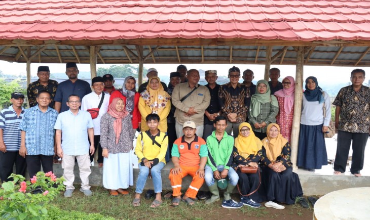 Petani dan Penyuluh Cirebon Buktikan Sampah Bisa Menjadi Cuan. (Foto: Dok. Kementan)