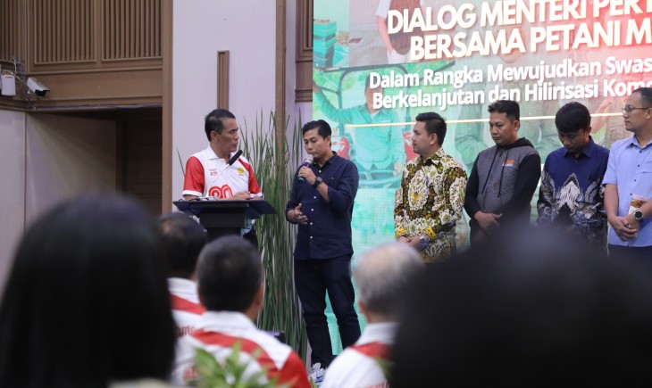 Mentan Amran dalam pertemuan dengan para Champion Petani Milenial di Kantor Pusat Kementerian Pertanian, Kamis (14/08/2025). (Foto: dok. Kementan)