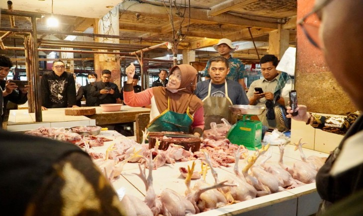 Pantauan Pasar Cileungsi Bogor, Daging Sesuai HAP, Cabai Rawit Mulai Turun. (Foto: dok. Kementan)