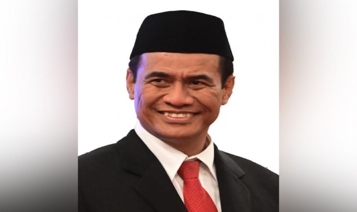 Mentan Amran saat menghadiri gerakan peningkatan produksi pangan melalui optimalisasi peran Lembaga Masyarakat Desa Hutan atau LMDH se Jawa Tengah di Kabupaten Blora. (Dok. Kementan)