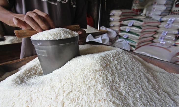 Pantauan harga pangan hari ini: beras naik, cabai turun.