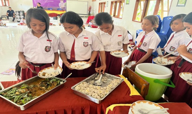 Masifkan Konsumsi Pangan Lokal, Komunitas BergunaID, Finbargo dan Amartha Gelar Sosialisasi di Larantuka. (Foto: Dok. Komunitas Finbargo)