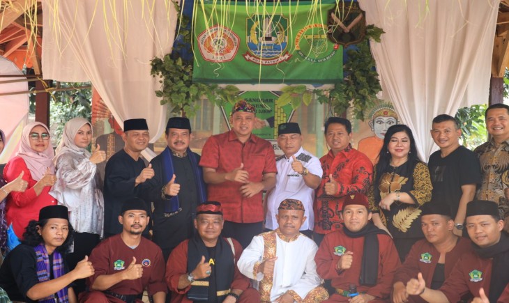 Plt Wali Kota Bekasi Tri Adhianto dalam pelatihan manajemen kurban jelang Idul Adha 2023. (Pemkot Bekasi)