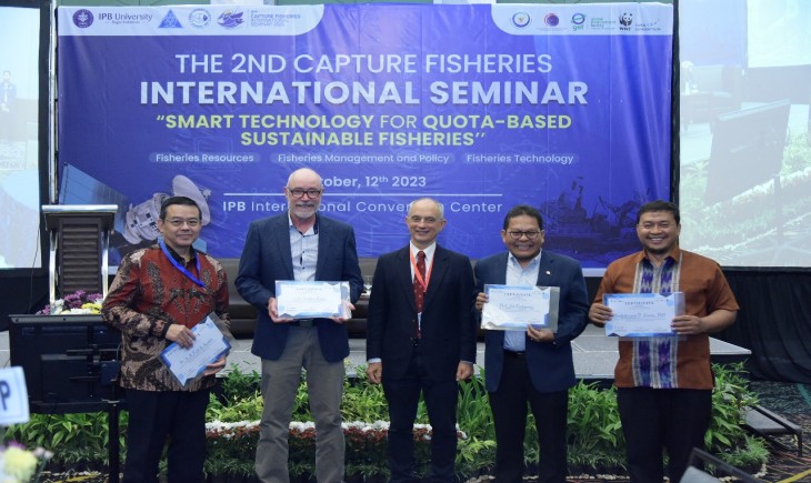 IPB University dan para peneliti memaparkan kajian ilmiah mereka soal perikanan tangkap (IPB University)