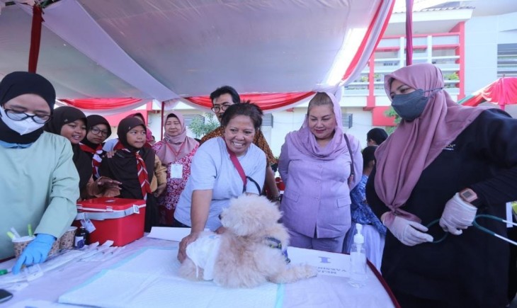 Vaksinasi gratis untuk hewan  di Semarang (Pemkot Semarang)