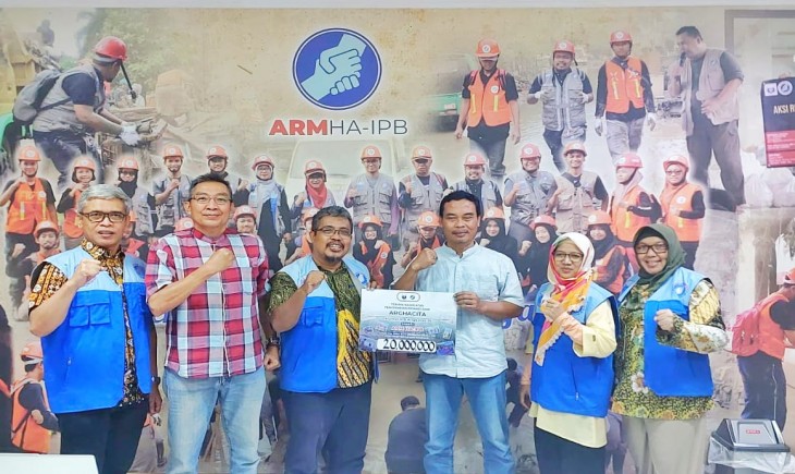 Alumni IPB Angkatan 25 "ARGHACITA" Galang Dana Bantu Sukabumi. (Foto: Dok. ARM HA-IPB)