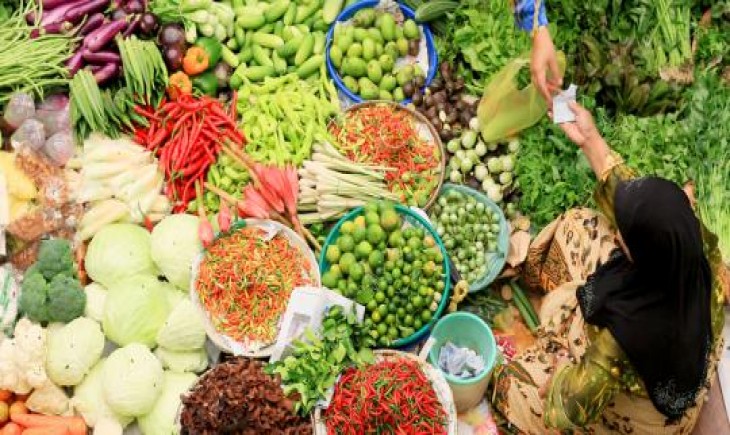 Harga komoditas pangan turun, cabai dan daging sapi ikut alami penurunan.