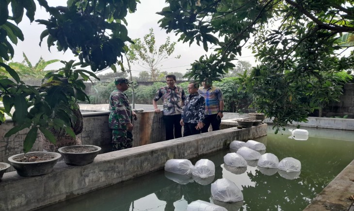 Pembagian bibit ikan (Pemkab Sidoarjo)
