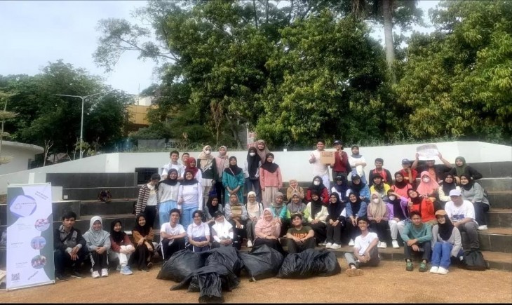 Komunitas di Kota Depok mengampanyekan kasih terhadap lingkungan yang bersih, aman, dan nyaman (Diskominfo Depok)