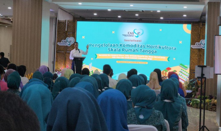 Mentan Amran membuka acara pengelolaan komoditas hortikultura skala rumah tangga yang diselenggarakan di Gedung Andi Amran Sulaiman (AAS), Makassar. (Foto: Dok. Kementan)