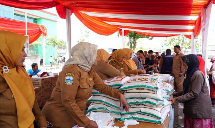 Gerakan pangan murah Garut bantuan harga terjangkau untuk masyarakat kurang mampu (Diskominfo Pemkab Garut)