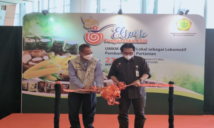 Foto : Kepala BKP Kementan, Sarwo Edhy Saat Membuka Ekspose UMKM Pangan Lokal di Ground Floor Kuningan City Mall Jakarta.