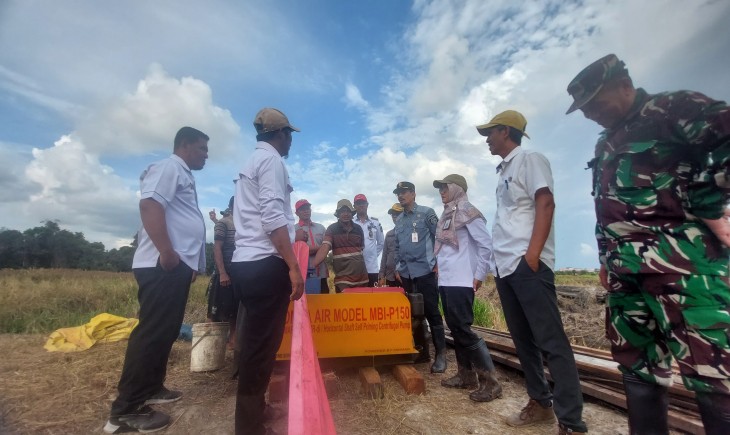Rapat Koordinasi dan percepatan tanam sebagai aksi nyata dari Satuan Tugas Antisipasi Darurat Pangan di 2 (dua) Kabupaten Provinsi Riau yaitu Kabupaten Pelalawan (10/7) dan Kabupaten Indragiri Hilir, Kamis (11/7). (Dok. Kementan)