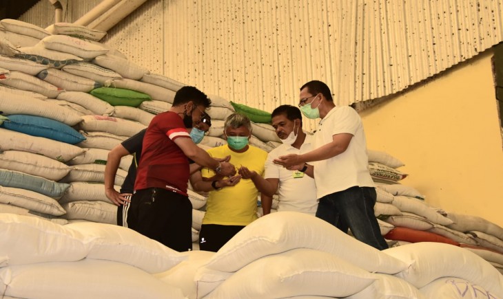 Foto : Mentan SYL Saat Mengunjungi Penggilingan Padi Produsen Beras PT. Buyung Poetra Sembada Tbk di Palembang