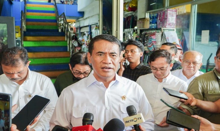 Mentan Amran Sidak Pasar, Tegaskan Saat Nataru Harga Pangan Tidak Boleh Dimainkan. (Foto: dok. Kementan)