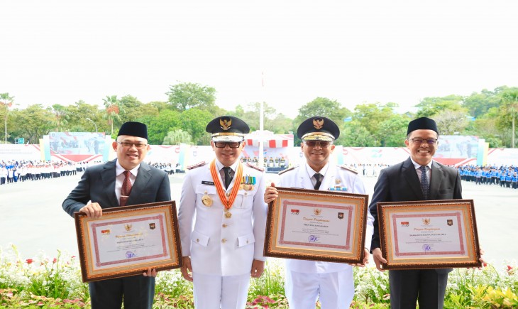 Foto: Penghargaan ini diberikan dalam peringatan Hari Otonomi Daerah ke-29 yang digelar di Lapangan Dome BSCC Balikpapan, Kalimantan Timur, Jumat (25/4/2025).