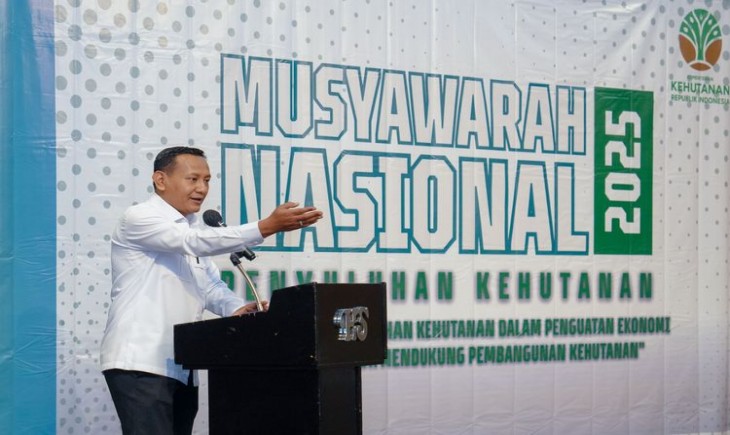Wakil Menteri Kehutanan Rohmat Marzuki dalam Musyawarah Nasional Penyuluhan Kehutanan 2025 di Jakarta, Selasa (21/10/2025). (Foto : dok. Kementerian Kehutanan))
