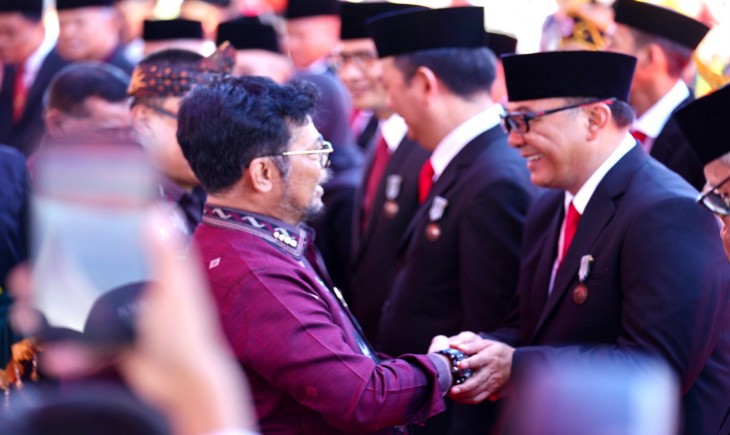 Plt Bupati Bogor mendapatkan penghargaan Satyalancana Wira Karya (Humas Pemkab Bogor)
