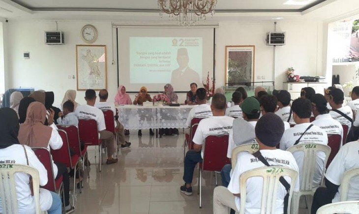 Anggota DPR RI dari Fraksi Gerindra Endang Setyawati Thohari melakukan sosialisasi mutu dan nilai tambah produk perikanan. (Nicko/PanganNews.id)