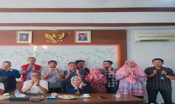 Badan Pangan Nasional/National Food Agency (NFA) melakukan pemantauan langsung kesiapan panen perdana padi bibit unggul di Demonstration Area (Dem Area) yang berlokasi di lahan PT Sang Hyang Seri (SHS) Sukamandi Subang (badanpangan.go.id)