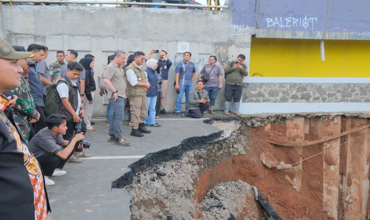 Foto: Badan Penanggulangan Bencana Daerah (BPBD) Jawa Barat bergerak cepat dalam menangani bencana tanah longsor yang terjadi di Kabupaten Sukabumi pada Kamis, 6 Maret 2025, pukul 19.00 WIB.