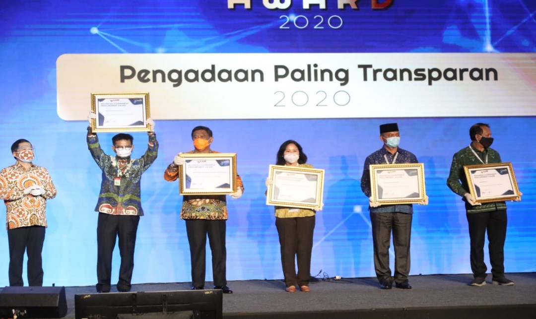 Foto : Kementan Mendapat penghargaan Pengelolaan Barang dan Jasa 2020 dengan Kategori Paling Transfaran.