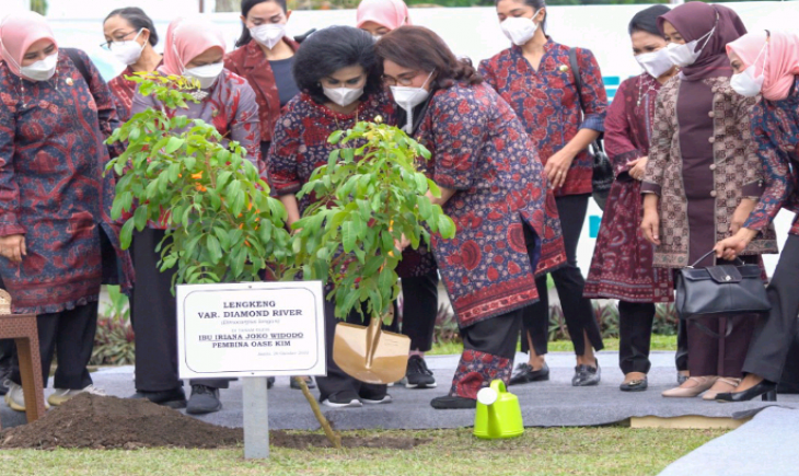 Foto : Ibu Negara, Ibu Iriana Joko Widodo dan Ibu Wury Ma’ruf Amin melakukan Kunjungan Kerja ke Provinsi Jambi.