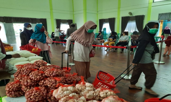 Foto : Pasar Mitra Tani Seluruh Indonesia Berlomba-lomba Melakukan Gelar Pangan Murah (GPM).