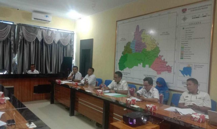 Kepala Bidang Ketersediaan, Kerawanan Pangan, Distribusi dan Harga Pangan Dinas Ketahanan Pangan Mesuji, Arif Apriyanto saat memberi paparan (Istimewa)