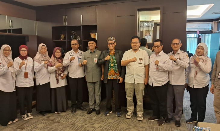 Rapat koordinasi percepatan Perluasan Areal Tanam (PAT) dan Rencana Program Cetak Sawah di Kalsel di Kantor Bupati Batola, Rabu (31/07/2024). (Foto: Dok. Kementan)