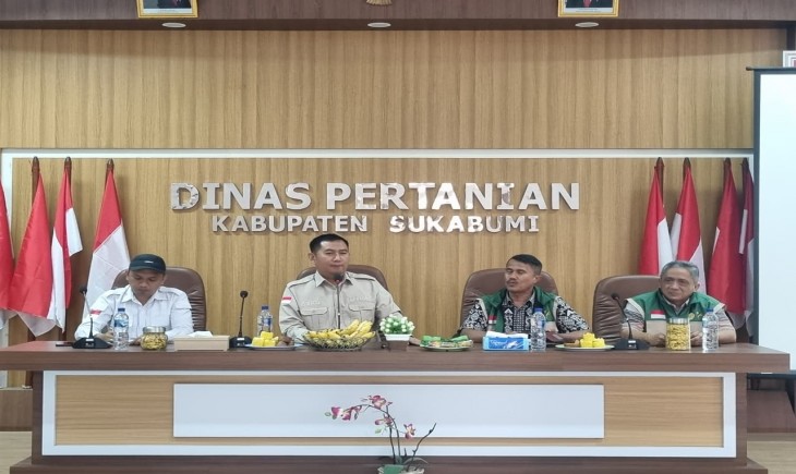 Plt. Kapusluh Kementan memberikan pembinaan kepada para penyuluh pertanian di Kabupaten Sukabumi dan Kota Sukabumi, Minggu (19/07/2026). (Foto : Kementan)