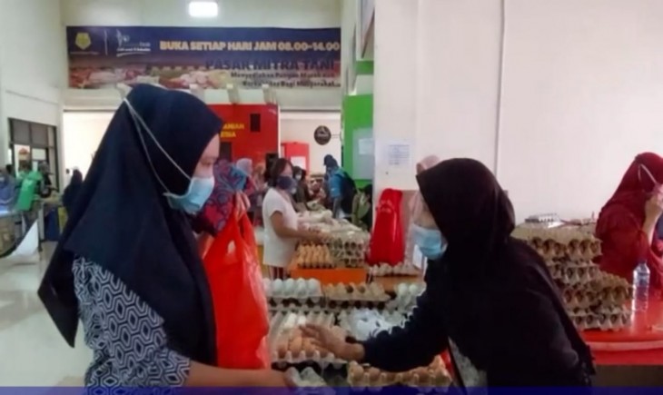 Foto : Jelang Idulfitri, Pasar Mitra Tani (PMT) Yang Ada di Seluruh Ibukota Provinsi Kembali Gencarkan Gelar Pangan Murah.