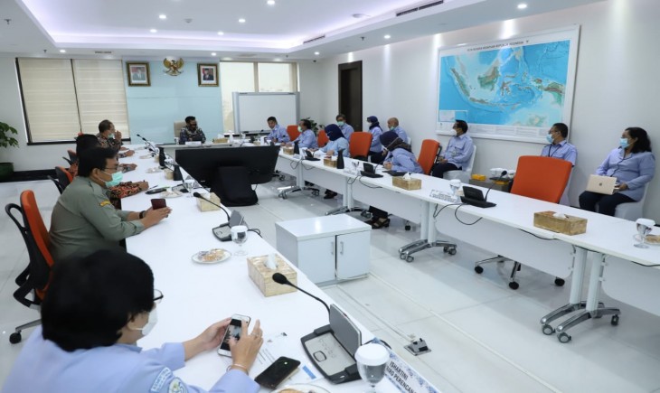 Foto : Menteri Syahrul mengadakan rapat koordinasi bersama para pejabat Eselon 1 dan 2 KKP di Ruang Manatee, Gedung Mina Bahari 1.