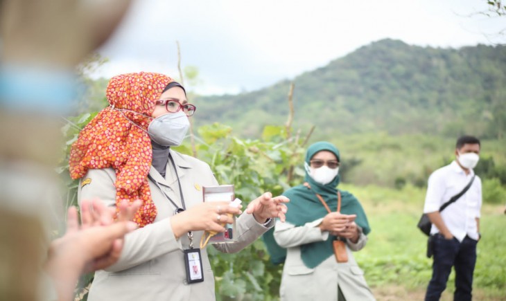 Foto : Kepala Pusat Pendidikan Pertanian BPPSDMP, Idha Widi Arsanti Terjun Langsung Melakukan Pembinaan Serta Pendampingan di Wilayah Pelaksanaan Program YESS Kalsel.