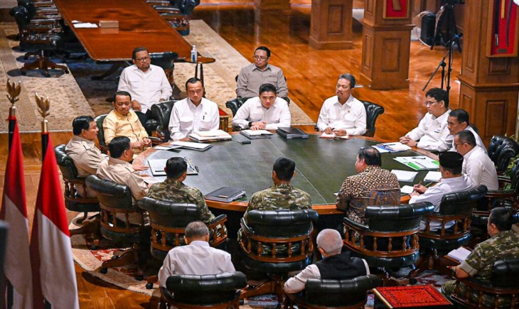 Presiden Prabowo Subianto menerima sejumlah menteri Kabinet Merah Putih dalam pertemuan strategis yang digelar di kediaman pribadinya di Hambalang, Bogor, Jawa Barat, pada Senin, 9 Maret 2026. (Foto: BPMI Setpres)