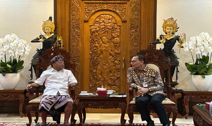 Pertemuan antara Sekretaris Jenderal Kementan, Ali Jamil, dan Gubernur Bali, I Wayan Koster, di Denpasar, Kamis (13/11/2025). (Foto: dok. Kementan)