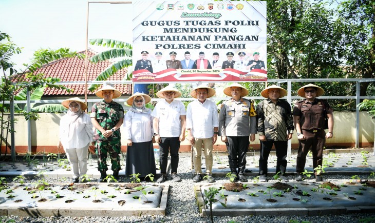 Penjabat Gubernur Jawa Barat Bey Machmudin menghadiri Launching Gugus Tugas Polri Mendukung Ketahanan Pangan Secara Serentak Se-Indonesia. (Foto: Biro Adpim Jabar)