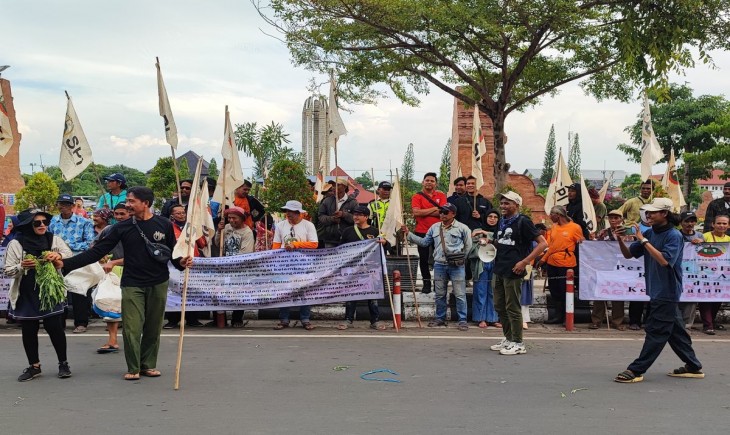 Serikat Petani Indonesia (SPI) menggelar demo Hari Pangan Sedunia. (Foto. Dok SPI Indramayu)