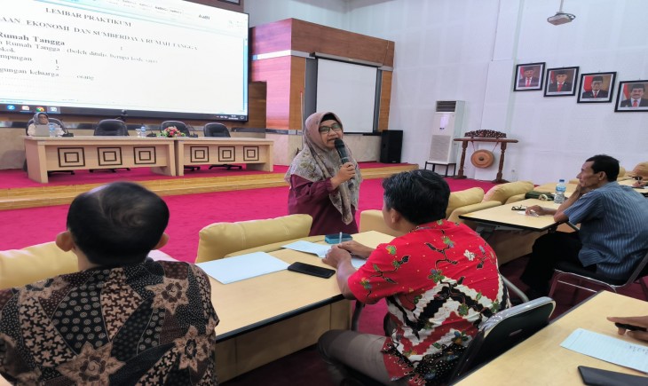 Foto : Training of Trainer (ToT) Literasi Keuangan dan Proposal Bisnis bagi Calon Pelatih (Trainer) Keuangan Batch Dua pada empat kabupaten program YESS di wilayah Jawa Timur. Sabtu, 8/7/23.
