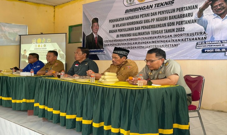 Foto :  Bimbingan Teknis (Bimtek) Peningkatan Kapasitas Petani dan Penyuluh .